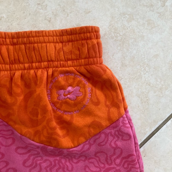 Women’s Nike Shorts Size Medium Pink & Orange (O-) - Picture 4 of 5